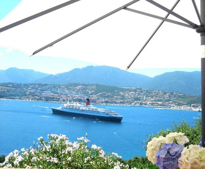 vue panoramique prise à partir de la  villa VETRICELLA sur le golfe du Valinco en Corse du Sud (en face de Propriano)
